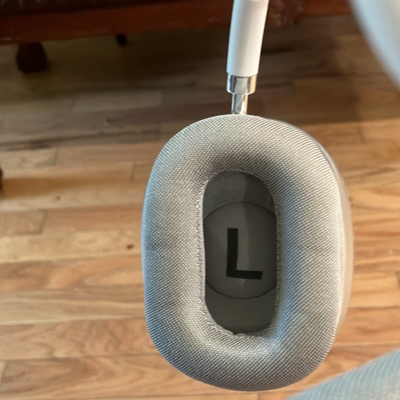 AirPod Max lookalikes - Picture 5 of 5